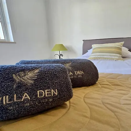 Den, Private Pool Viilla, Sleeps 6 Adults And 2 Children, Cd 304 - Cleverdetails
