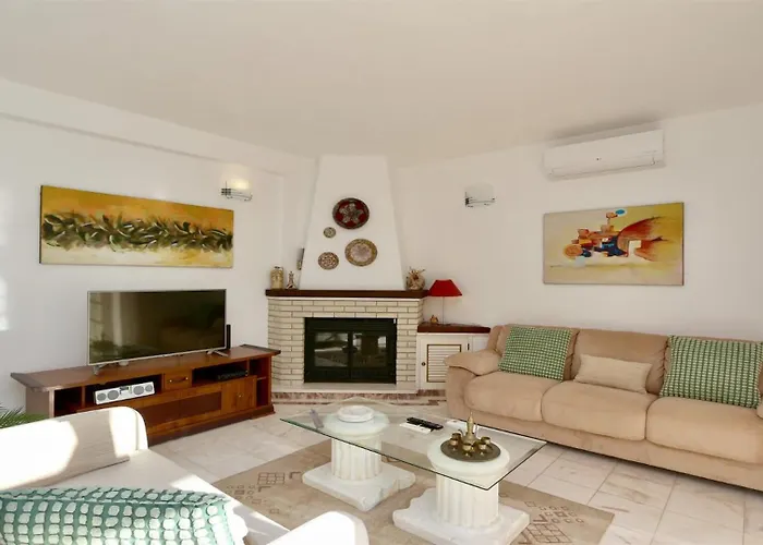 Villa Den, Private Pool Villa, Sleeps 6 Adults And 2 Children, Cd 304 - Cleverdetails *