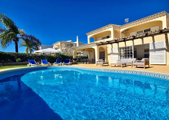 Den, Private Pool Villa, Sleeps 6 Adults And 2 Children, Cd 304 - Cleverdetails Villa Vilamoura